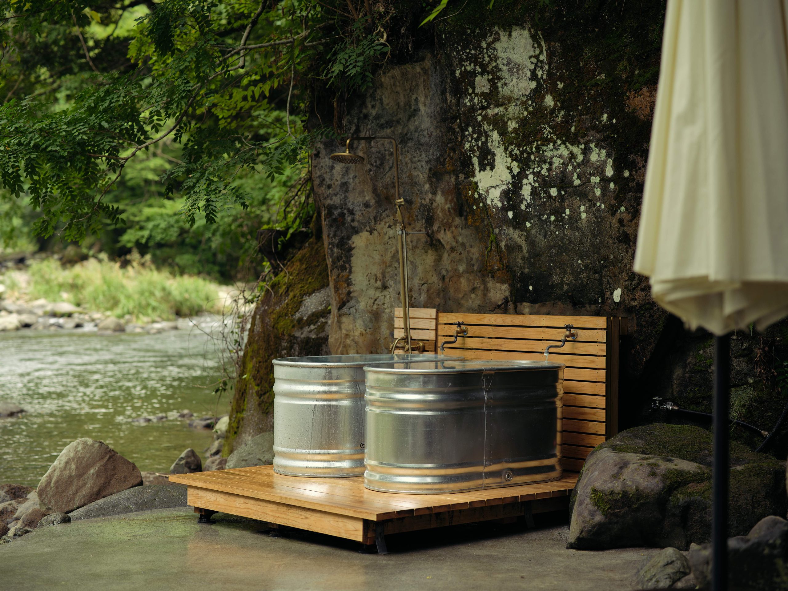 おちあいろうのお風呂・川辺サウナ