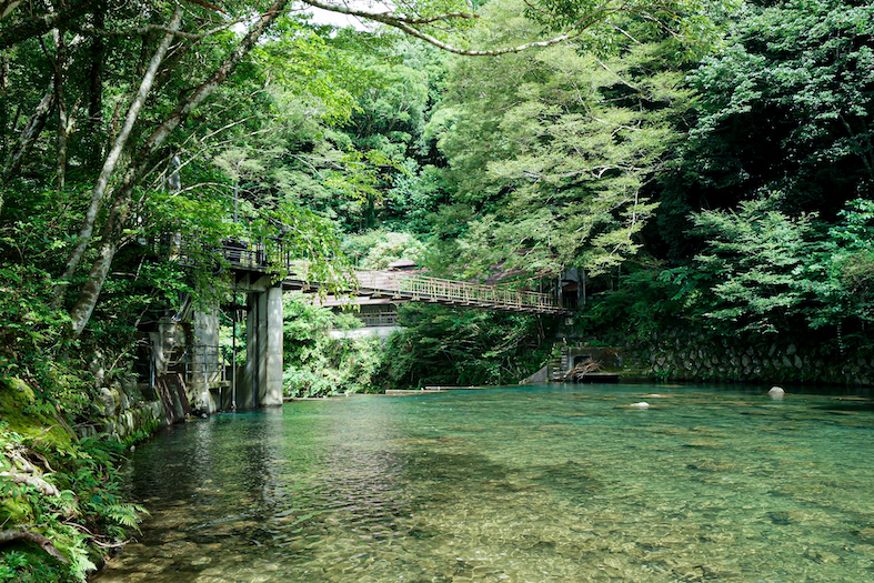 おちあいろうの川